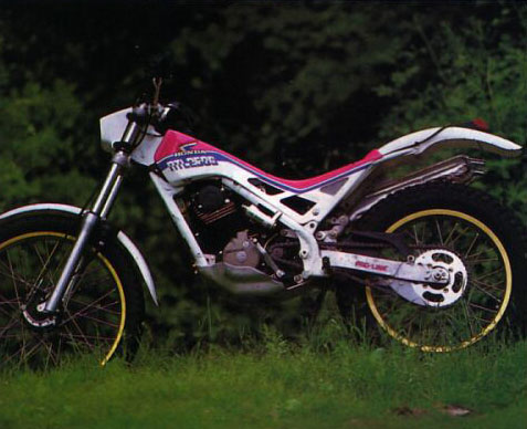 La 250 TLRS offert à Jean-Michel Bayle par Honda pour ses bonnes prestations lors de cette saison 1987