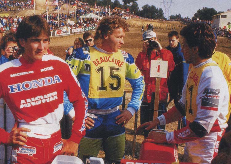 Jean-Michel Bayle avec Kurt Nicoll et Jacky Vimond lors de ce motocross de Beaucaire 1988