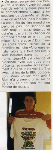 JMB arborant le T shirt du BBC 10 minutes après avoir remporté la première manche du GP d'Italie