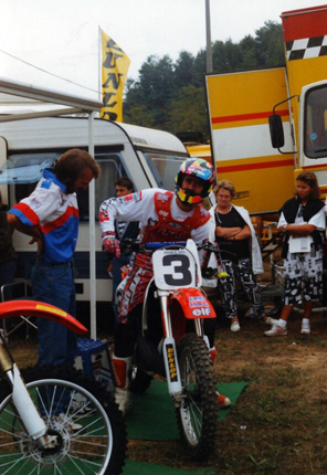 Jean-Michel sort du paddock