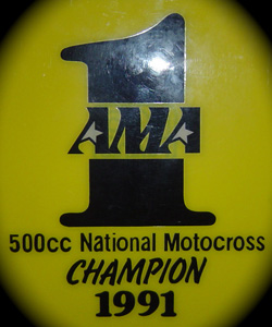 La plaque de N° 1 de JMB en 500.