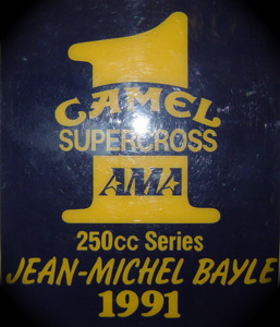 La plaque de Numéro 1 de JMB pour le SX