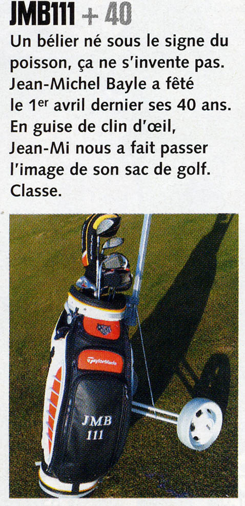 JMB reçoit un chariot de golf pour ses 40 ans avec le numéro 111