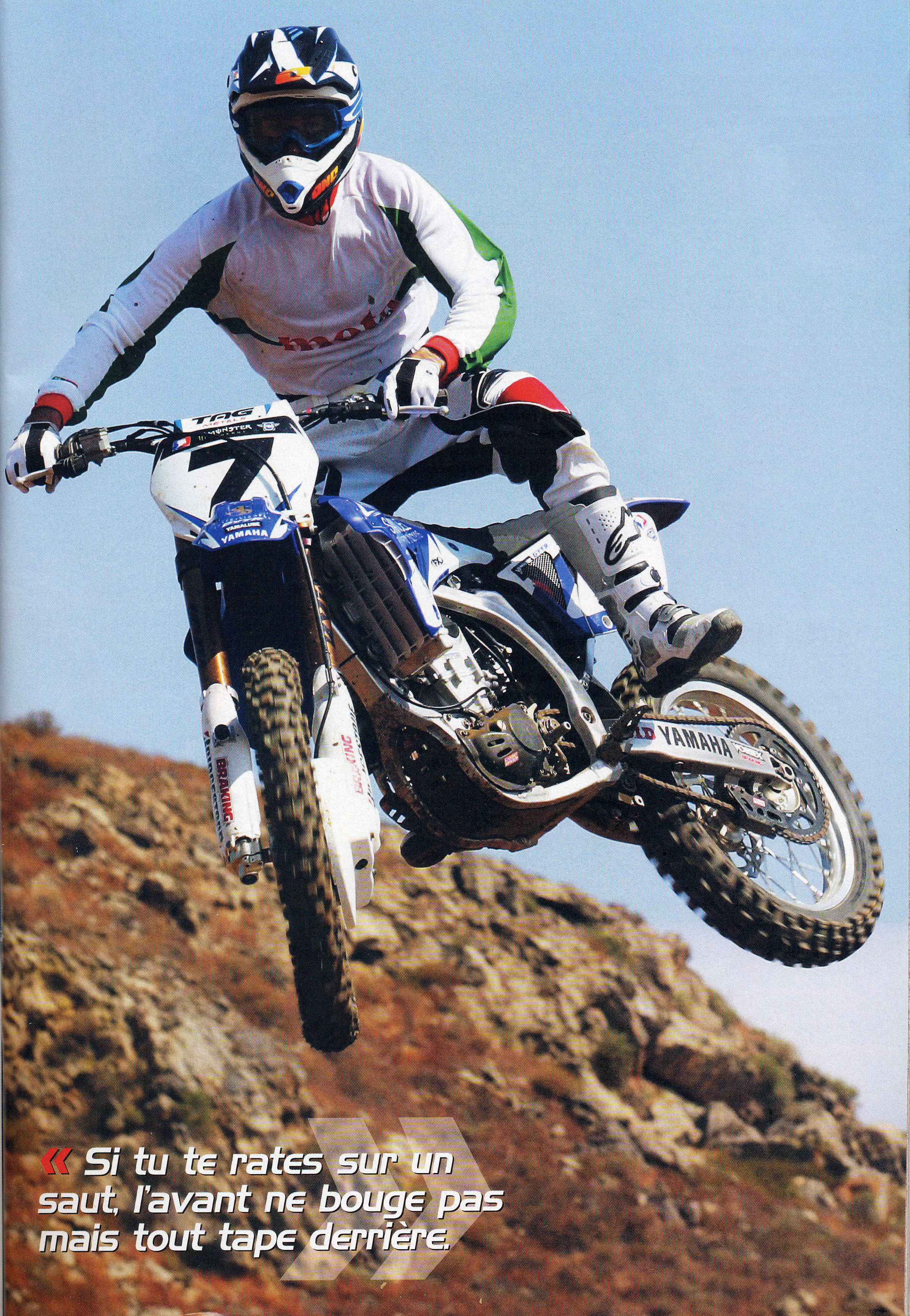 Jean-Michel Bayle teste la moto de James Stewart dans le magazine Moto Verte de Juillet, voilà la page 39