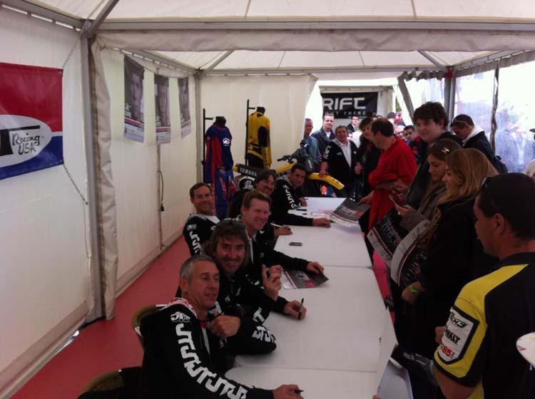 Jacky Vimond, Jean-Michel Bayle, Broc Glover, Danny Laporte, Ron Lechien et Sébastien Torelli lors d'une séance d'autographe