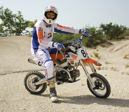 Jean-Michel Bayle lors de la session photos Mini Moto Magazine