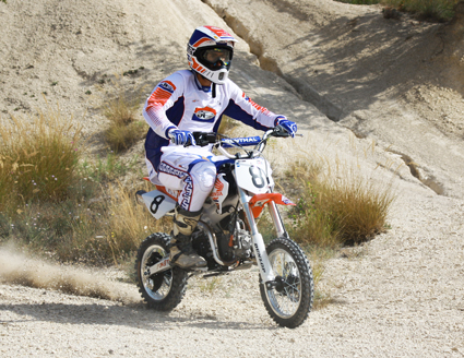 Jean-Michel Bayle lors de la session photos Mini Moto Magazine