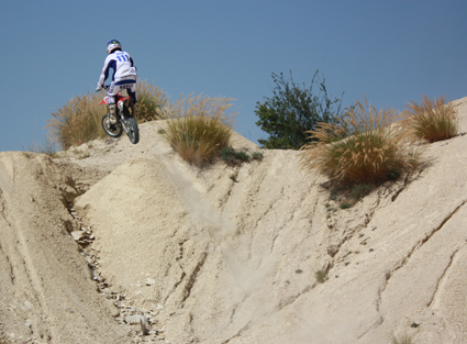 Jean-Michel Bayle lors de la session photos Mini Moto Magazine