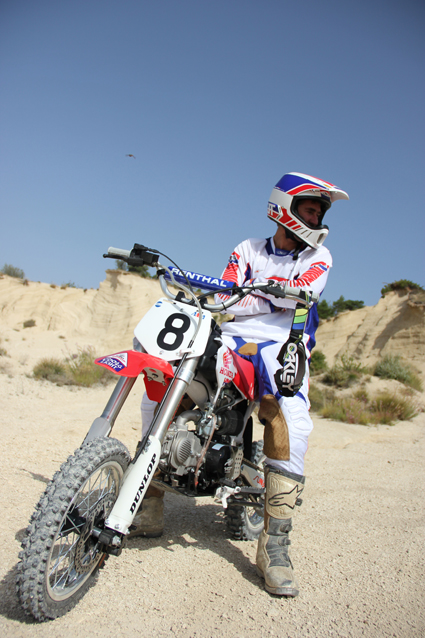 Jean-Michel Bayle lors de la session photos Mini Moto Magazine