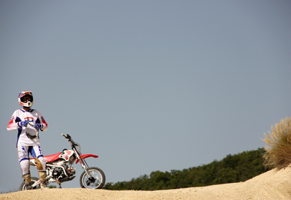 Jean-Michel Bayle lors de la session photos Mini Moto Magazine