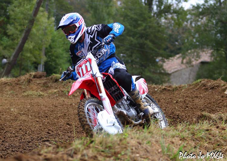 Jean-Michel a troqué sa CR 500 pour une machine plus moderne une CRF