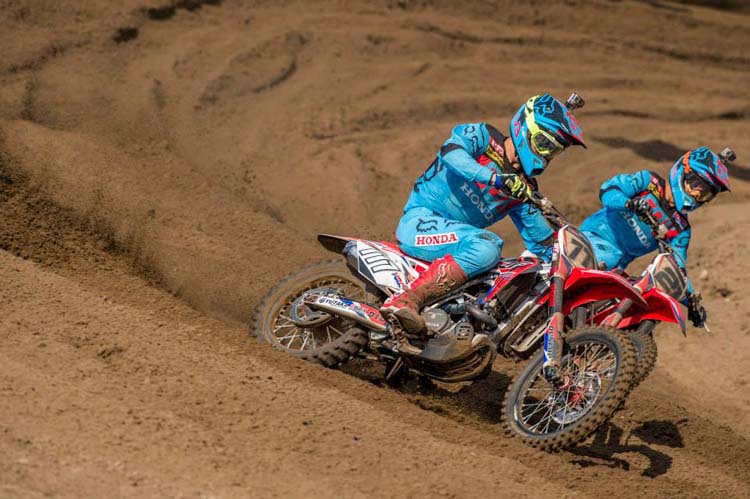 Gautier Paulin et Evgeny Bobryshev lors de ce grand-prix de Belgique 2015