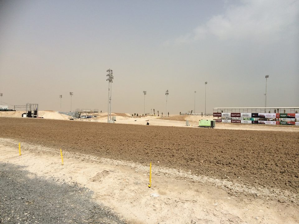 Maintenant, une patie du circuit cross du Qatar