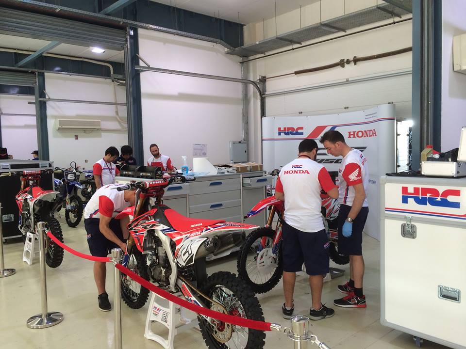 Les pits du HRC pour ce grand-prix du Qatar