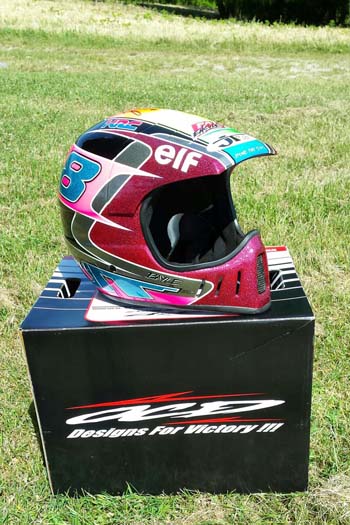 Le casque réplica JMB. Ce casque a été utilisé par Jean-Michel Bayle lors du supercross de Bercy 1990