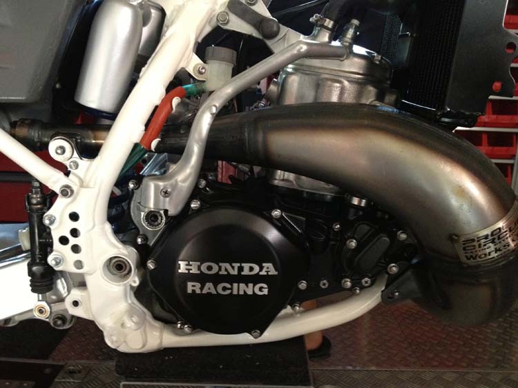 La moto de JMB était équipée d'un pot Pro Circuit sur sa 500, sur celle de Pierre aussi.
