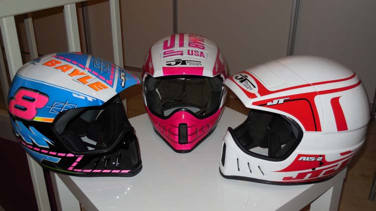 La collection de casque réplica JMb de Stéphane. Ils sont tous les trois vraiment magnifiques