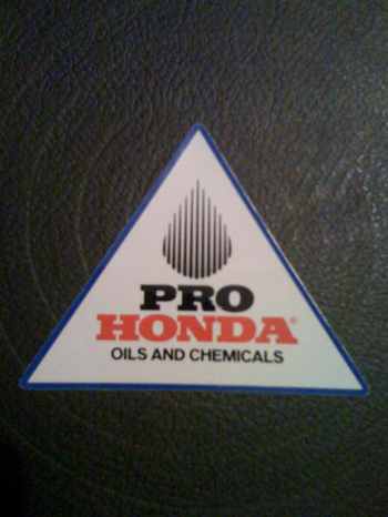 Un des logos qui sont très difficile à trouver : le logo Pro Honda