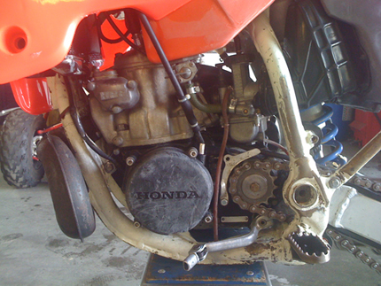 Une autre vue du moteur de la moto de Romain tel qu'elle a été achetée