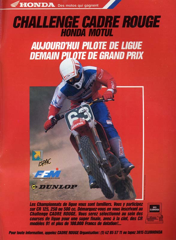 Une publicité pour la gamme Honda Cadre rouge pour l'année  1990