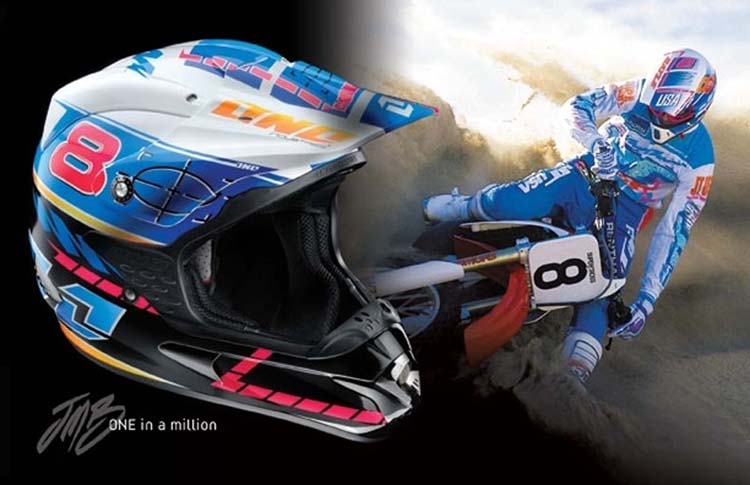 Une publcité pour le casque Réplica One JMB crée par Pasky en 2007